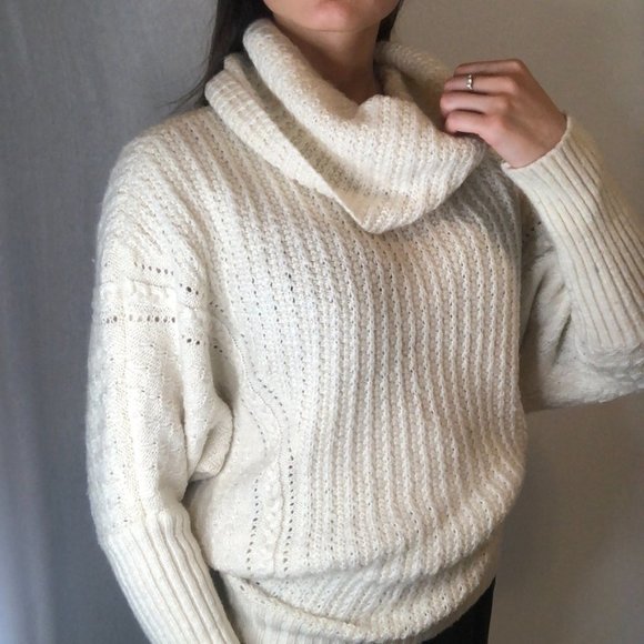 White Warm Knitted Oversized Sweater Turtleneck - Picture 5 of 11